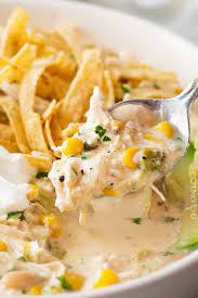 This Crockpot White Chicken Chili Is Easy To Make And Has Just The Ri White Chicken Chili Recipe Crockpot White Chili Chicken Recipe Slow Cooker Chicken Chili