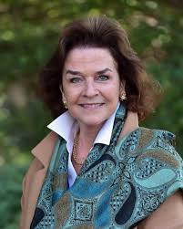 Longtime librarian Andrea Sullivan is among the departing faculty and staff  to whom we must bid farewell this month. Andrea joined the GFA community in  2004 and has helped our library expand