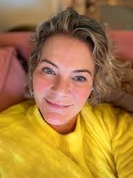 Vanavond een nieuwe aflevering van Expeditie Robinson! Wil iedereen  bedanken voor de lieve reacties! Het is een spel! Een bloedstollend  spannend avontuur! Denk je dat je me beter leert kennen door mijn