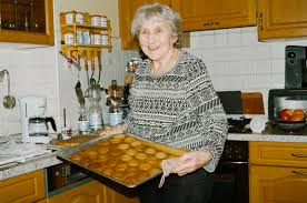 Zutaten für die cannabis brownies: Wir Haben Cannabis Kekse Mit Einer 80 Jahrigen Gebacken