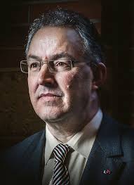 Hij probeert de kracht van beeldtaal ook te verwerken in zijn speeches nederlands leren in 1976 kwam aboutaleb naar nederland, samen met zijn moeder, vijf zusjes en. Het Beste Jongetje Van De Klas Nrc