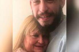 By living playing with your love, i'm left alone. Murio La Tia De Rodrigo La Emotiva Despedida De Ulises Bueno En Las Redes