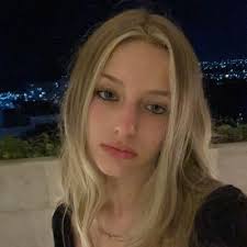 avery lancaster (@averyelisel)