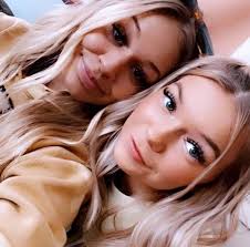 On 11.12.2022 there was a get-together at 1122, a friend, Hunter Johnson,  forgot his phone at the house and when he got it back he found his gallery  filled with photos Maddie