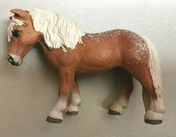 Anzeige auf grund ihres durchschnittlichen stockmaßes von 65 cm gelten die falabella als kleinste ponyrasse der welt. Schleich 13688 Falabella Stute Gunstig Kaufen Ebay