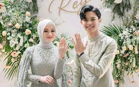 Paraaah ditinggal nikah sama pacar !! Cuma 3 Kali Ketemu Rey Mbayang Langsung Mantap Minta Restu Ke Orangtua Dinda Hauw