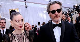 No reports have been able to confirm exactly when phoenix and mara started dating. Rooney Mara And Joaquin Phoenix S Relationship Timeline