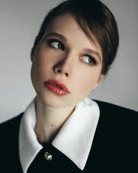 Ph @ladybird89 MUAH @helen.make_up MA @twainmanagement