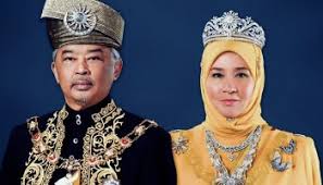 Baginda merupakan seorang bekas pembaca berita kepada radio televisyen malaysia. Bu7vybfi9ixg6m