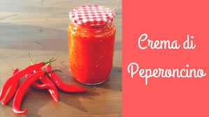 La crema di peperoncini è una ricetta tipica della calabria e della sicilia, regioni che hanno fatto del peperoncino il signore dei condimenti. Come Fare La Crema Di Peperoncino Ricetta Della Crema Di Peperoncino