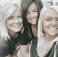 Autumn Cottrell's Instagram, Twitter & Facebook