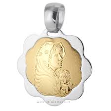 Radio maria è un dono di maria che ha fruttificato in italia e si è esteso nei cinque continenti. Medaglia Madonna Di Pompei In Oro Giallo 16 Mm Gioielloro It La Tua Gioiell