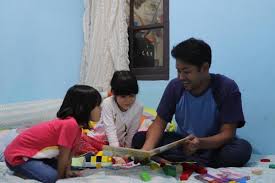 Bagaimana cara seorang anak membantu keuangan orang tua nya? 6 Tips Pengasuhan Di Tengah Wabah Virus Corona Covid 19 Unicef Indonesia