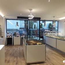 Agencement Vitrine Chocolaterie Patrick Gelencser La Roche Sur Yon Vitrine Mobilier Sur Mesure Vitrine Refrigeree