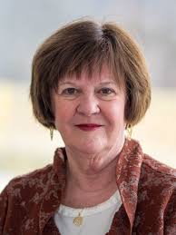 Paula Kile's Instagram, Twitter & Facebook