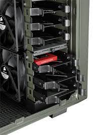 We will review the military green version. Vengeance C70 Mid Tower Gaming Gehause Militargrun