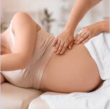 Les bienfaits du massage prénatal : un moment de détente pour future m