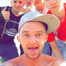 Dean Cartwright's Instagram, Twitter & Facebook