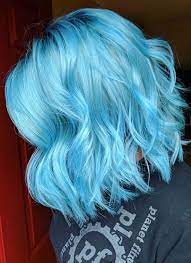 We Ve Rounded Up Here The Most Beautiful And Stunning Ideas Of Blue Hair Colors For Medium And Short Haircuts In 20 Hair Styles Light Blue Hair Hair Color Blue