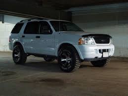 lifted ford explorer wouldn t call it lifted but it looks like mine lifted ford explorer ford explorer ford explorer xlt pinterest