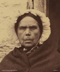 Here's a little thing I pulled together using two twigs, some rushes and a  few frockens earlier today. We were up the hills rambling and when having a  sit down, I made