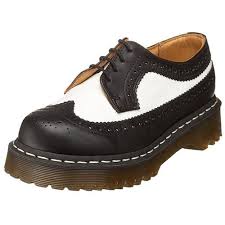 Black And White Wingtip Doc Martens Amazon Com Dr Martens Mens Womens 3989 Brogue Oxford Black White Smooth 6 Uk Us Mens 7 M Womens 8 M Shoe Womens Brogues Oxfords Wingtip Shoes Brogue Shoes
