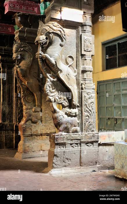 Madurai temple pillars india hi-res stock photography and images - Alamy