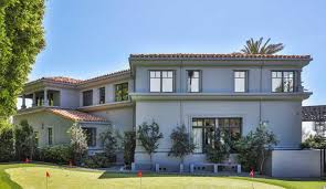 Kylie jenner just expanded her property empire, this time with a palatial estate in the wealthy holmby hills neighborhood of los angeles. Kylie Jenner S Beverly Hills Home Is 35 Million Kylie Jenner House