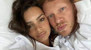 Ратаковски родилась 7 июня 1991 года в лондонском районе. Emily Ratajkowski Blessed With A Baby Boy See Photo Entertainment News The Indian Express