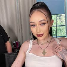 She was accepted into several art schools in both new york city and boston, has experience in oil painting, watercolor, acrylic, gouache, and many other art mediums. 22 Best Fineline Tattoo Artists 2021 Updated Saved Tattoo