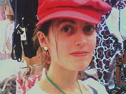 La vida de Lorena en el psiquiátrico, la joven que 'enloqueció' por un  famoso periodista