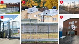 Det finns flera olika sorters kläder att välja på, till exempel mjukisbyxor, collegetröjor, byxor, kjol och skjorta. Kraven For Att Fa Jobba Innanfor Murarna Aven Matladan Kollas Byggnadsarbetaren