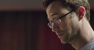 Patriote idéaliste et enthousiaste, le jeune edward snowden semble réaliser son rêve. Snowden Filmtrailer Ist Erschienen