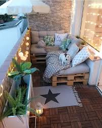 40 Genius And Cool Ideas To Make A Tiny Cozy Balcony With Images Small Balcony Decor First Apartment Decorating Apartment Balcony Decorating