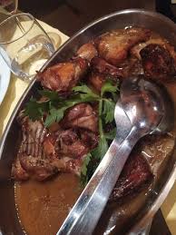 In alternativa potrete utilizzare per la preparazione pari peso di acqua calda.quindi tritare il rosmarino 1, poi trasferitene metà all'interno di una padella dove avrete versato 40 g di olio 2 e unite lo spicchio d'aglio mondato 3. Coniglio Al Forno Picture Of Antico Grotto Ticino Mendrisio Tripadvisor