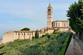 Uno femminile per le clarisse e l'altro maschile per i frati minori francescani. Santa Chiara