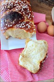 Brioche Tressee A La Feve Tonka Happy Papilles Recette En 2020 Brioche Tressee Brioche Brioche Extra Moelleuse