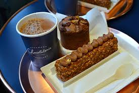 La Chocolaterie De Cyril Lignac Temple Du Cacao Couteaux Tire Bouchons