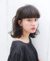 黒髪でも軽やか 華やか 大人のふんわり甘カジ ミディアム lee ミディアム パーマ 黒髪 ヘアカット ミディアム パーマ