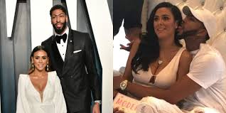 Los angeles lakers star anthony davis has listed his estate in westlake village for $7.995 million. Rumor Instagram Model Exposes Anthony Davis For Cheating On His Baby Mama Pic Total Pro Sports