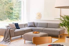 Simak desainnya di bawah ini! 10 Rekomendasi Sofa Sudut Terfavorit Untuk Interior Ruangan Yang Lebih Cantik 2020