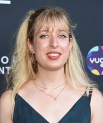 Natasha Frank's Instagram, Twitter & Facebook