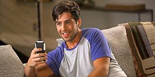 Josh peck who starred in drake and josh was spotted shirtless on the beaches of maui with a mystery woman. Grandfathered Josh Peck Talks Bromance With John Stamos Possible Drake Josh Reunion Ew Com