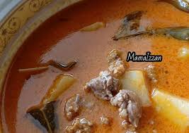 The main ingredients of this dish are usually poultry, goat meat, beef, mutton, various kinds of offal, fish and seafood, as well as vegetables such as cassava leaves, unripe jackfruit and banana stem. Resep Gulai Cincang Cancang Padang Yang Lezat