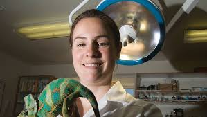 Assistant returns to Apple Valley as veterinarian