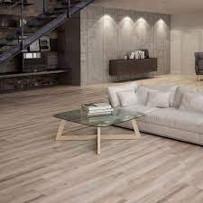 Atelier Taupe Wood Effect Tiles In Modern Living Room Laminaatvloer Eiken Vloeren Houten Vloer