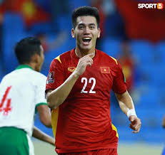 Khi biết mình lọt vào mắt xanh của tiến linh, một trong 3 người đẹp đã chính thức lên tiếng và đó chính là diệu nhi. Tiáº¿n Linh Ra Dáº¥u Im Miá»‡ng Khi Ghi Ban Má»Ÿ Tá»‰ Sá»' Cho Tuyá»ƒn Viá»‡t Nam Vao LÆ°á»›i Cac Vo SÄ© Indonesia