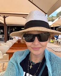 Claudia Obrien's Instagram, Twitter & Facebook