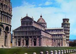 Il duomo, che ne costituisce il fulcro, rappresenta uno degli edifici più significativi nel panorama del romanico italiano. Duomo Di Pisa Duomo Di Santa Maria Assunta