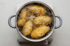 Drain and toss with oil, salt, pepper, and parsley. How To Make And Use Potato Water In Cooking